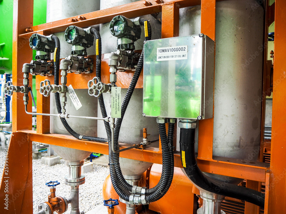 Pressure transmitter at lube oil systems at steam turbine systems in