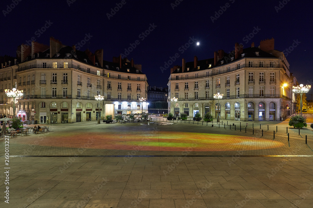 Nantes by night
