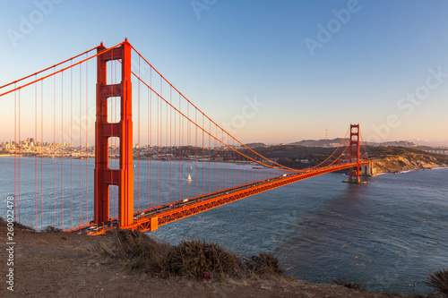 Fototapeta Naklejka Na Ścianę i Meble -  Golden Gate Bridge Twilight