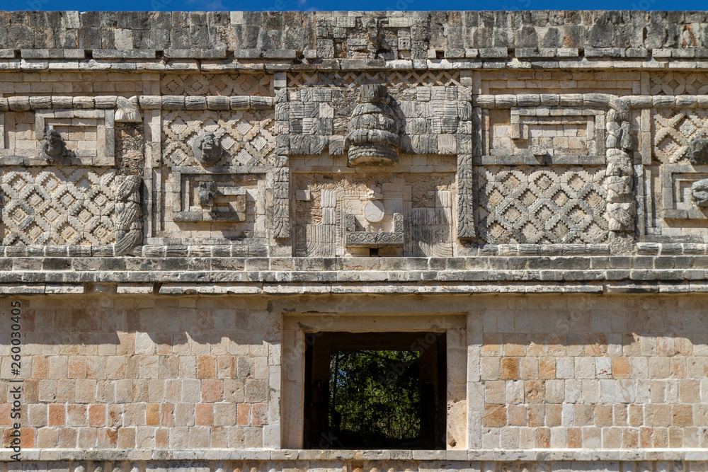 Piramides y monumentos mayas de Uxmal, en el estado de Yucatan, pais de Mexico