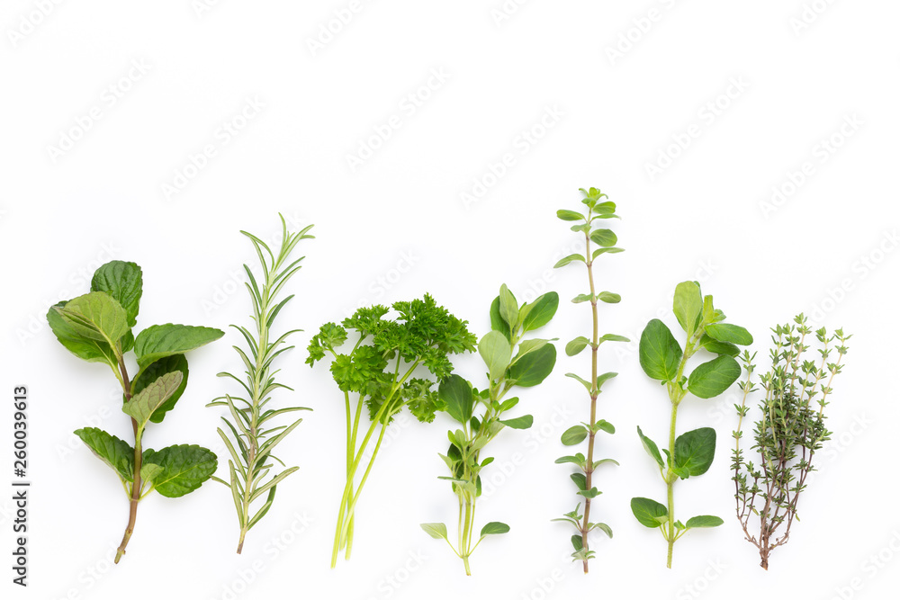 Naklejka premium Ziołowa przyprawa na białym tle. Widok z góry.