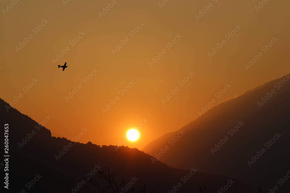 Obraz premium Sonnenuntergang über dem Vintschgau