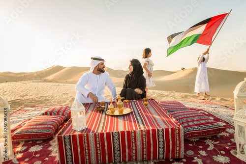 Photography Arabian family in the desert