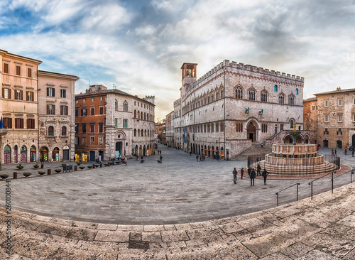 Foto Panoramic view of Piazza IV Novembre, Perugia, Italy