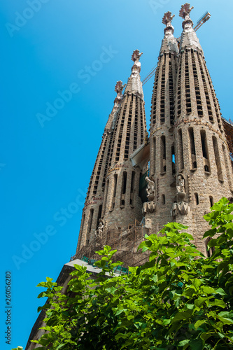 frente da igreja Sagrada Família photo