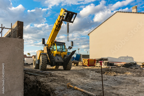 Forklifts in the construction of a single-family house