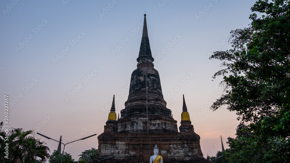 Fototapeta premium Wat yai chaimongkol ,Old Temple of Ayuthaya, Thailand