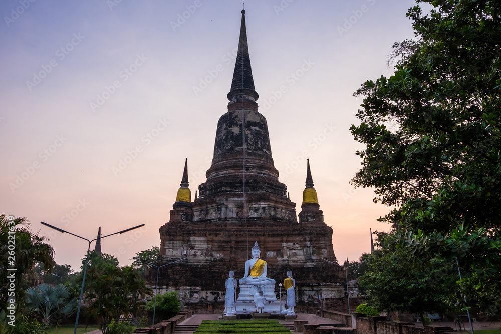 Wat yai chaimongkol Biggest brick old pagoda ,Old famous Temple 