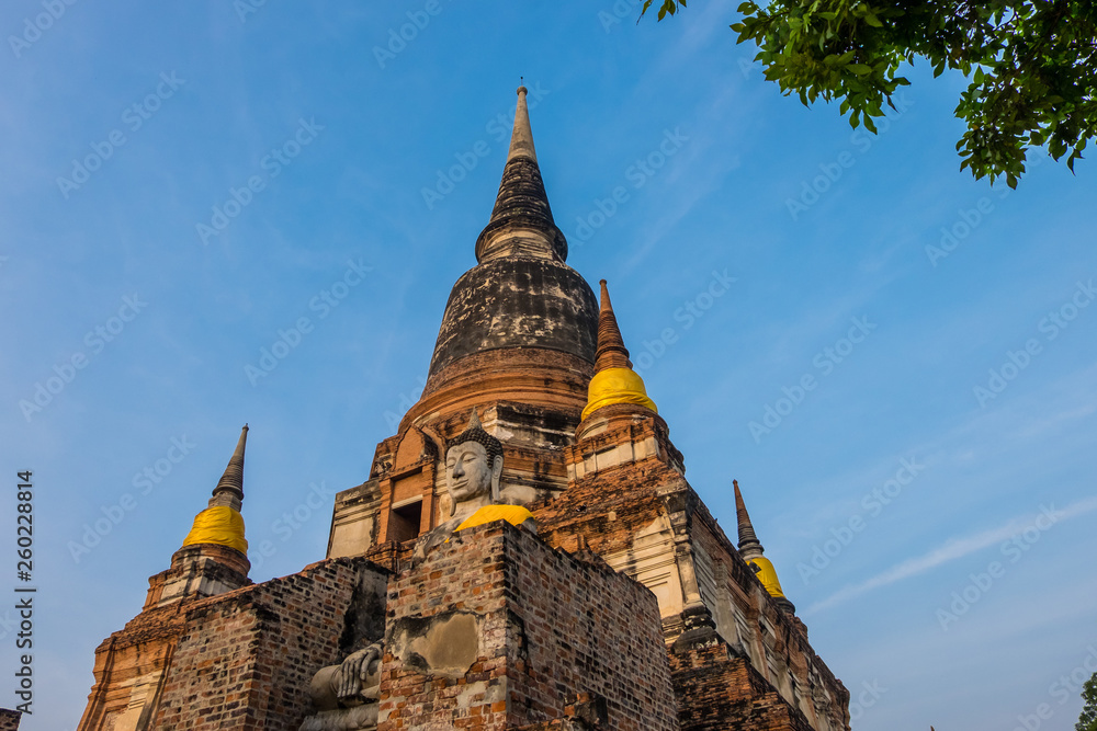 Fototapeta premium Wat yai chaimongkol ,Old Temple of Ayuthaya, Thailand