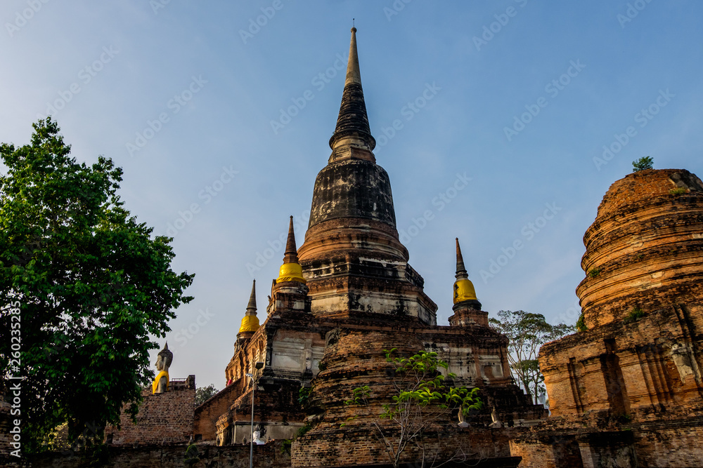 Fototapeta premium Wat yai chaimongkol Biggest brick old pagoda ,Old famous Temple 