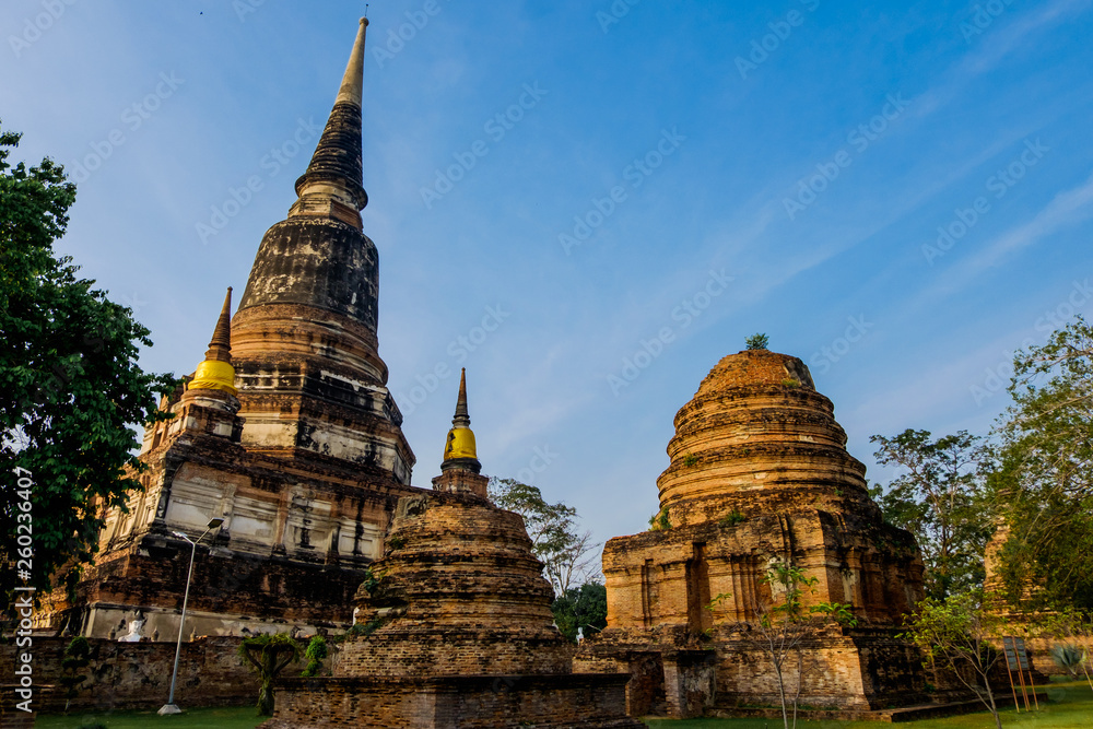 Fototapeta premium Old famous temple, Wat Yai Chaimongkol, in Thailand