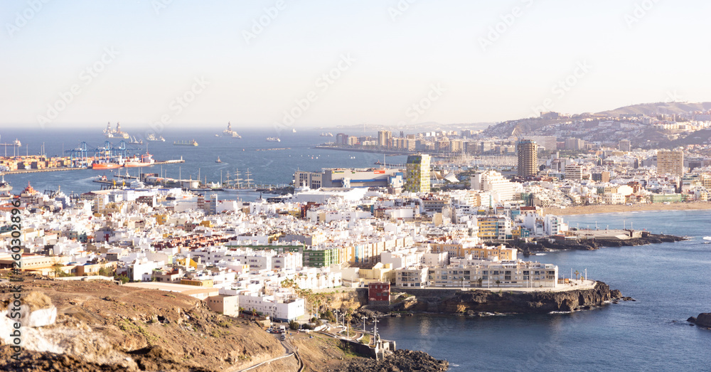 Fototapeta premium A beautiful view from the top of Las Palmas. The city, buildings and the sea. Spain. Gran Canaria.