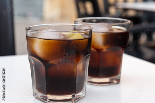 Quadro em tela Deux verres de vermouth