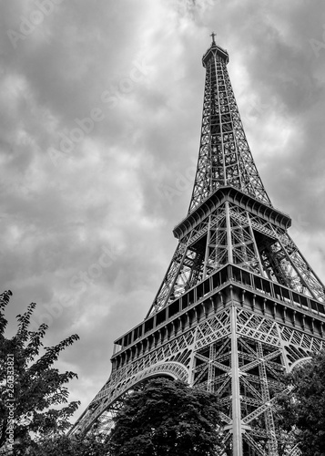 Fototapeta Naklejka Na Ścianę i Meble -  The Eiffel Tower in Black and White