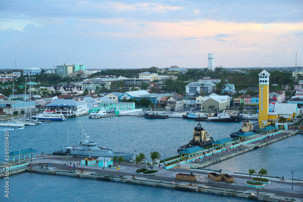  Nassau city port and downtown (Bahamas). 