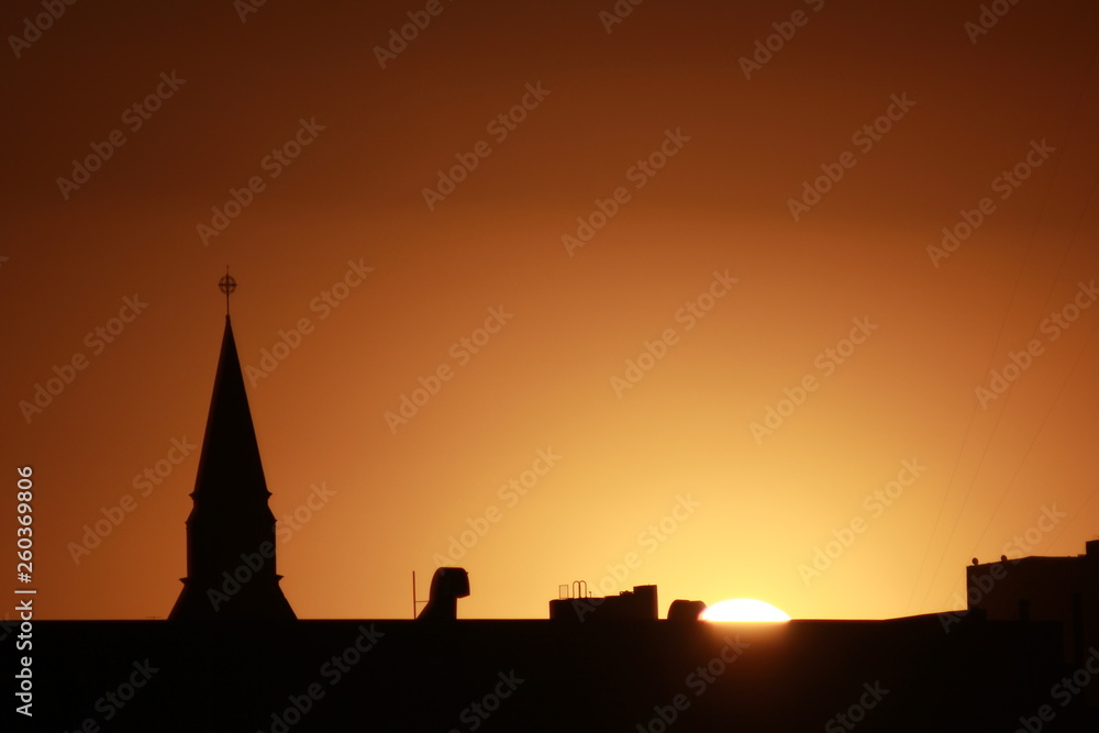 Obraz premium iglesia atardecer