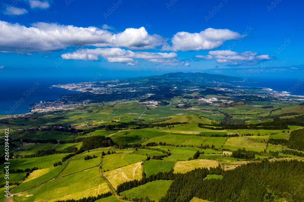 São Miguel - Die Azoren aus der Luft. Ponta Delgada und mehr