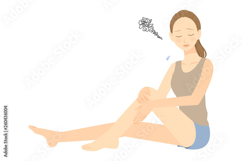 脚のスキンケア　不満そうな女性　01