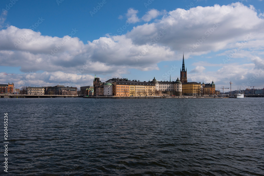 Obraz premium Water view over the Riddarfjärden bay in Stockholm a sunny spring day
