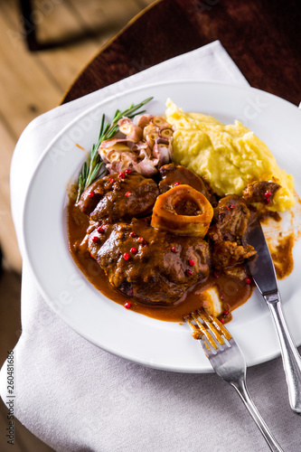 Tableau sur toile Ossobuco with hummus