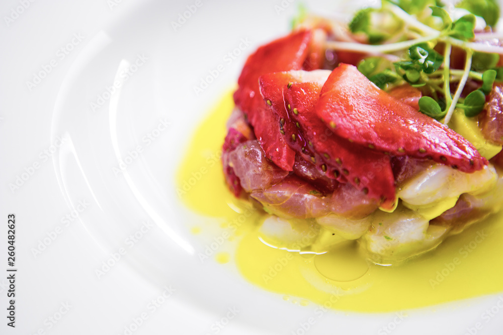 Tuna with strawberries and microgrin Tuna with strawberries and microgrin