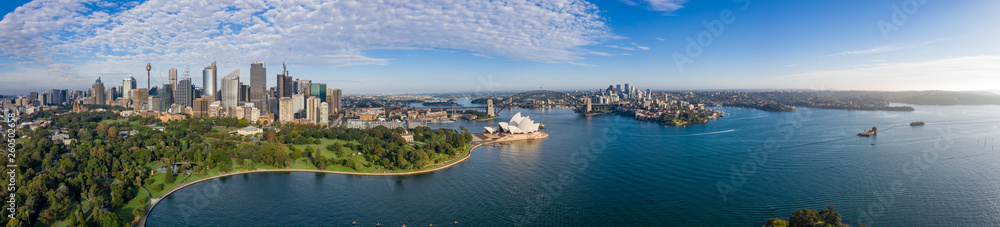 Obraz premium Wyjątkowy widok panoramiczny na piękne miasto Sydney w Australii