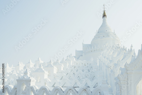 Mingun white pagoda in Mandalay. Myanmar Fototapete