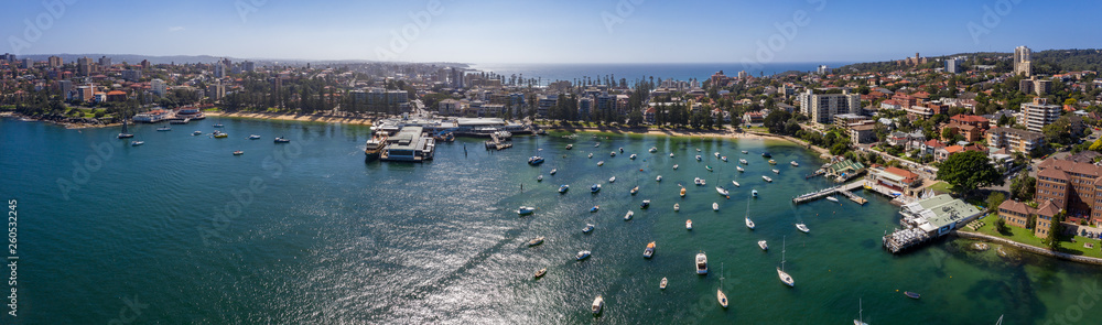 Obraz premium Aerial panoramic view of the Manly Wharf and harbour in Sydney, Australia