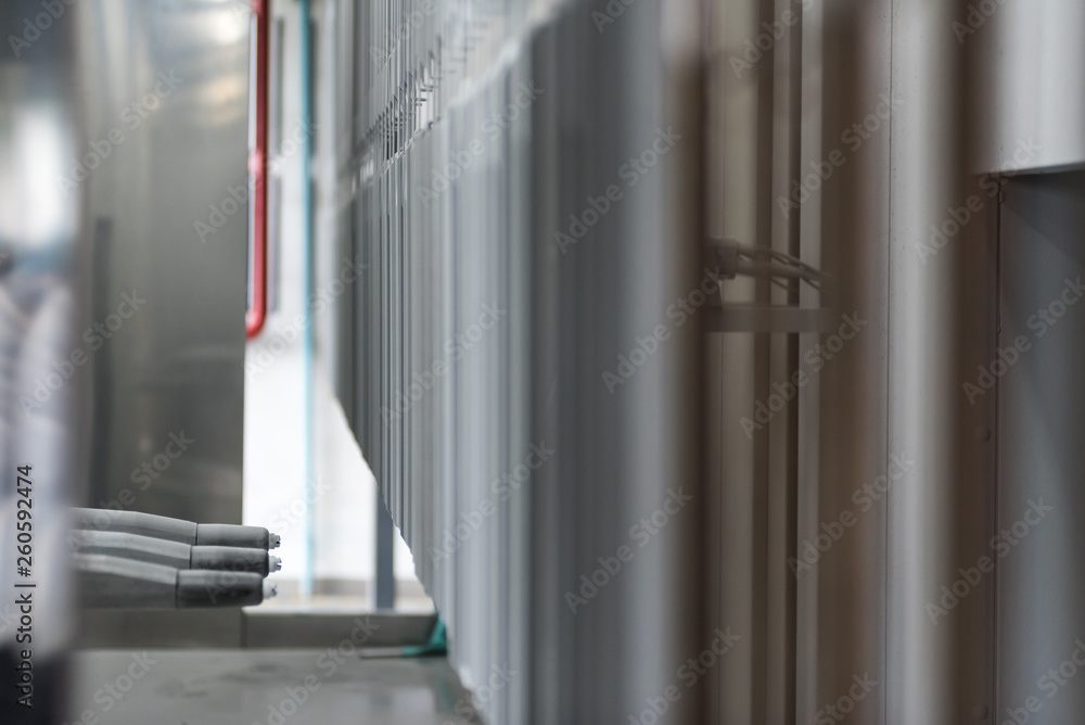 Details on the conveyor before painting. Automatic powder coating and surface preparation line. Details on the conveyor before painting. Automatic powder coating and surface preparation line.