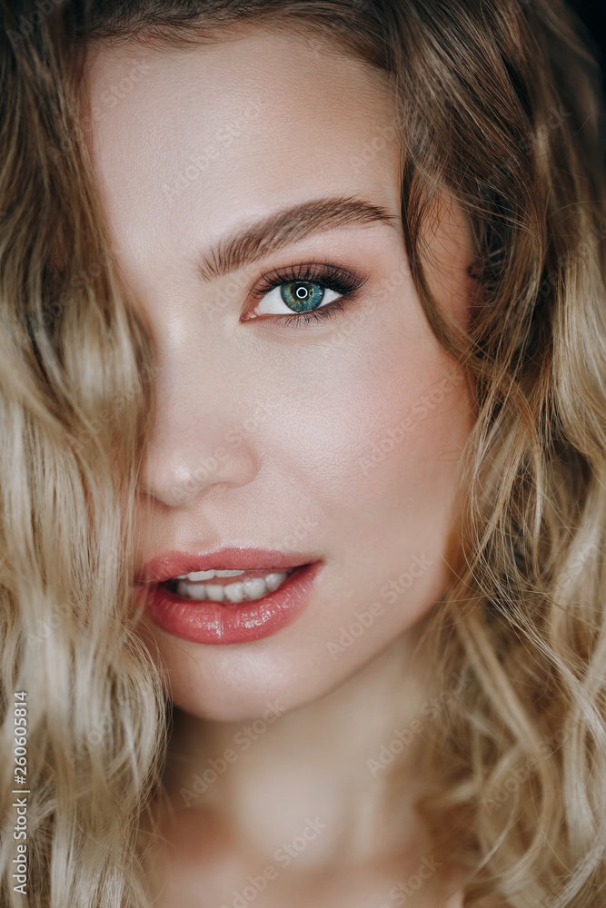 Fashion Blonde Model Glossy Makeup Shot Portrait Fashion Blonde Model Glossy Makeup Shot Portrait
