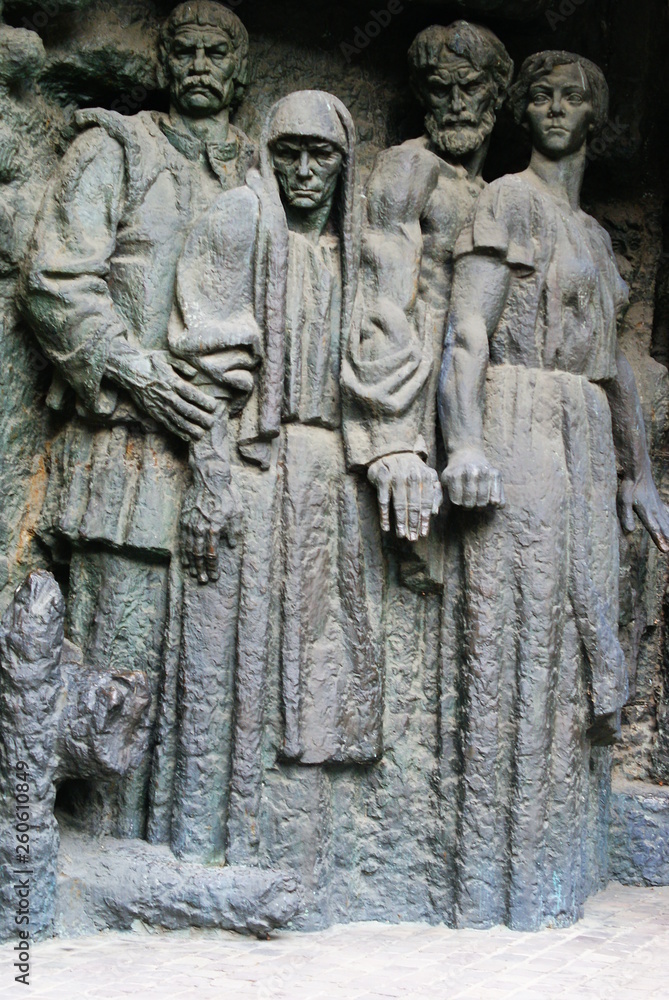 Obraz premium statue of virgin mary with jesus
