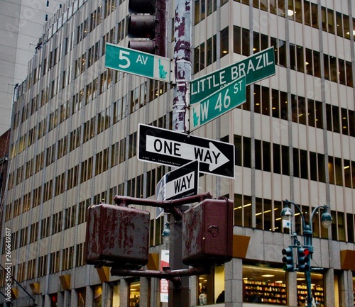 Fifth Avenue cross-section street sign in New York City © Daniel