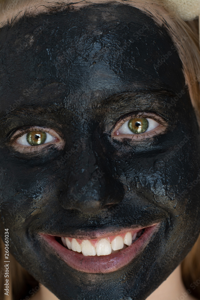 schwarze Gesichtsmaske schwarze Gesichtsmaske