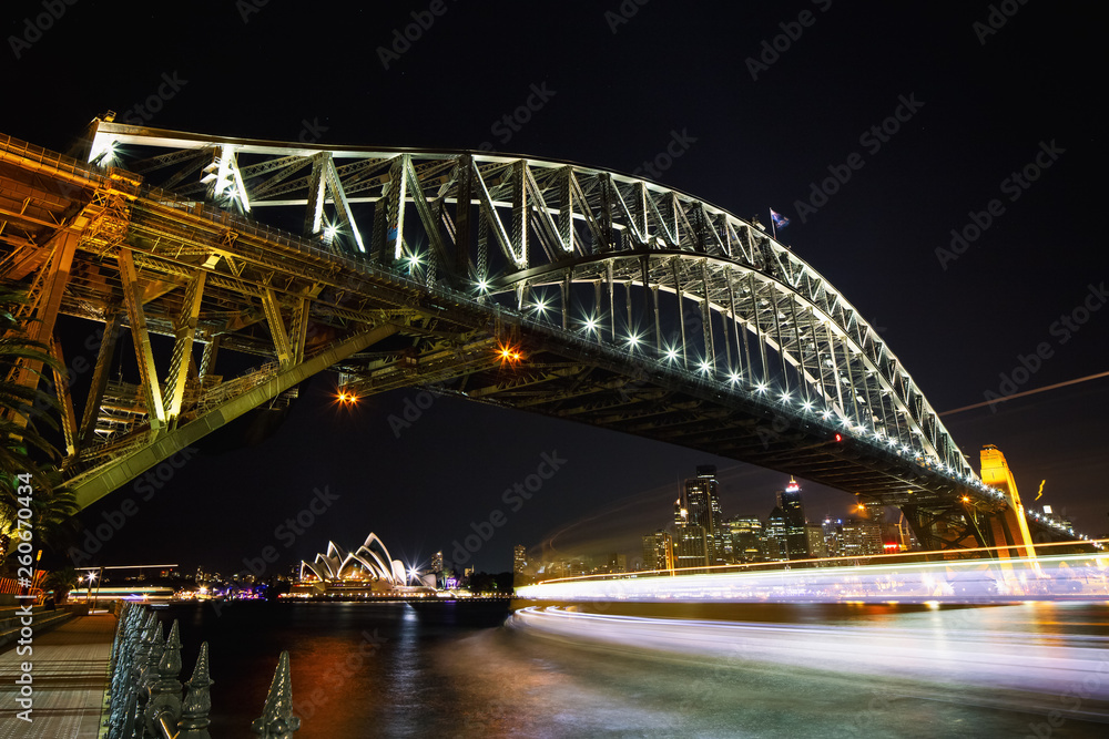 Obraz premium sydney harbour bridge at night