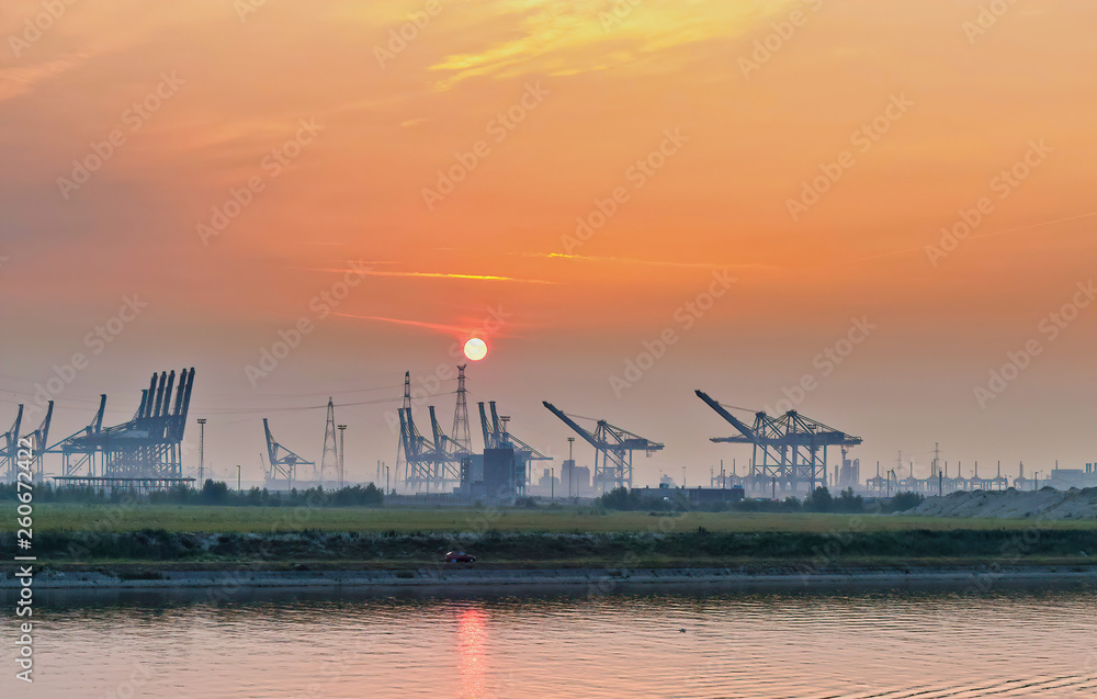 Fototapeta premium sunrise in antwerp harbour