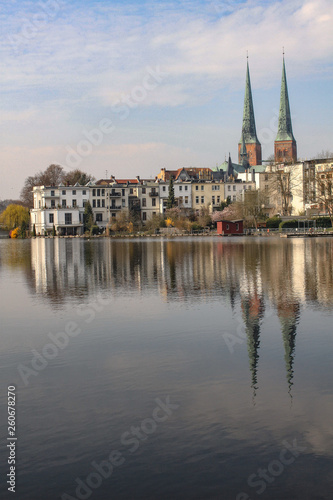 Romantisches Lübeck; Domblick über den Krähenteich