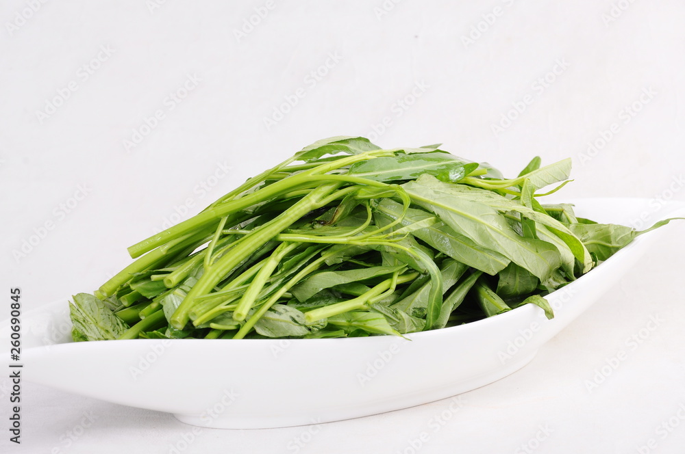 green beans in a bowl isolated on white green beans in a bowl isolated on white