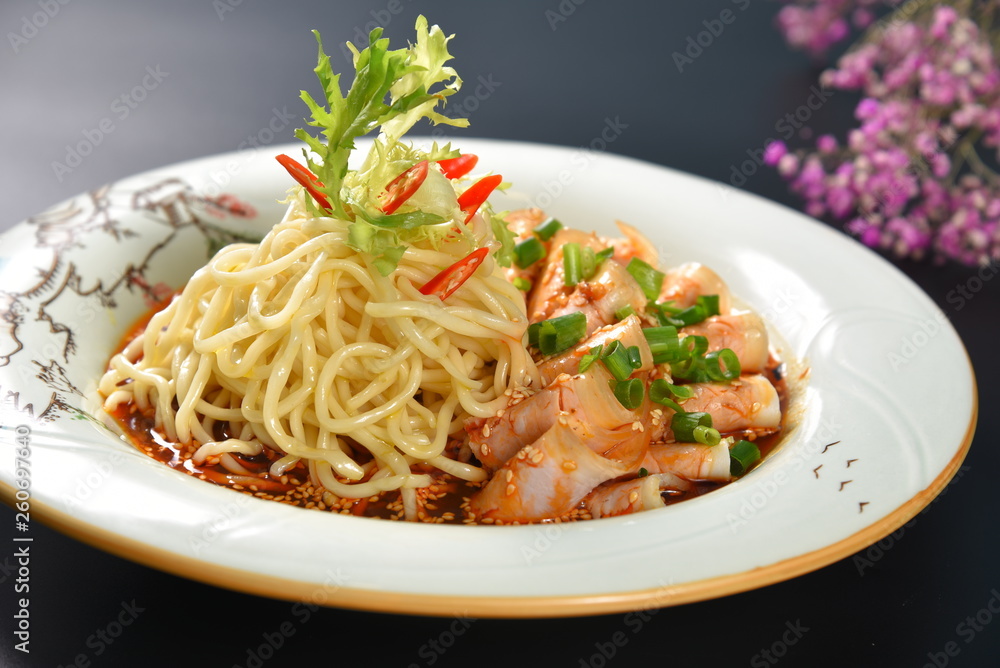 spaghetti with tomato sauce and basil spaghetti with tomato sauce and basil