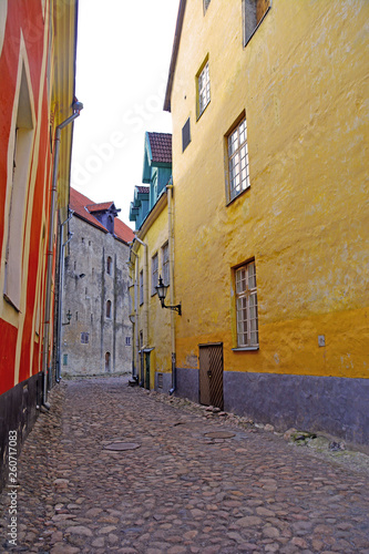 Narrow street of the old city © Maxim
