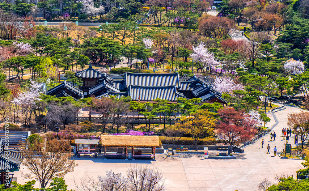 Φωτογραφία Namsangol hanok traditional village in spring at seoul city south Korea