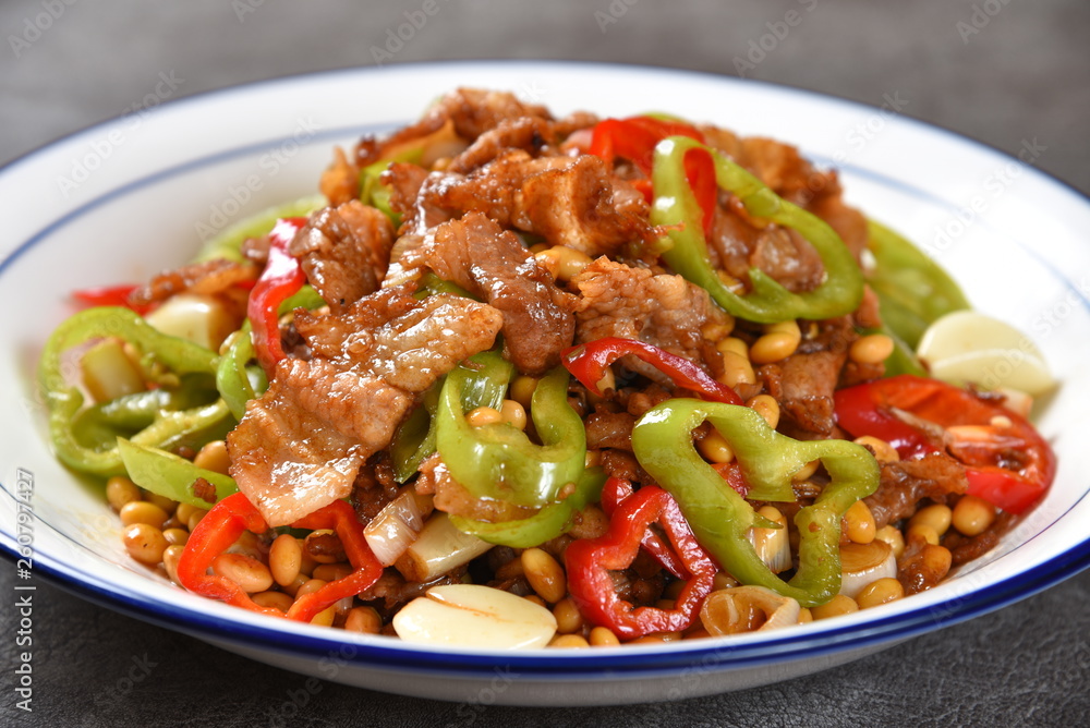 Fototapeta premium chicken with vegetables
