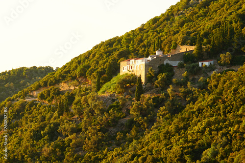 Tableau sur toile Churches on Palouki hill, Skopelos, Greece