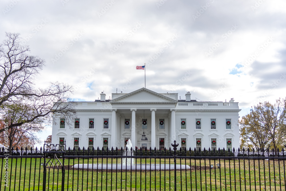 Obraz premium New York City, USA, December 2018: Photo of The White House taken from E St. NW