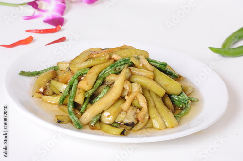 pasta with asparagus and tomato sauce