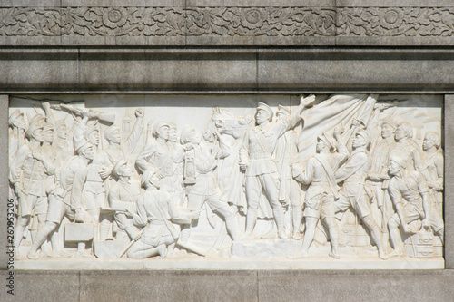 Quadro em tela bas-relief on a monument at the tiananmen square in beijing (china)