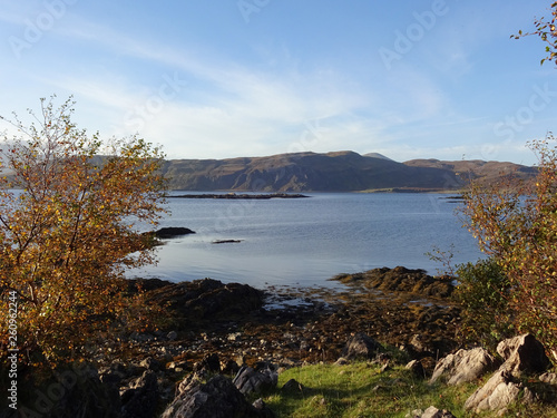 Blick in Ord auf der Isle of Skye über die Bucht am Loch Eishort über Glasnakille bis zu den Cuillins