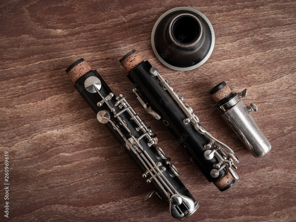 Naklejka premium Klarinette, Teile diagonal eingeordnet 