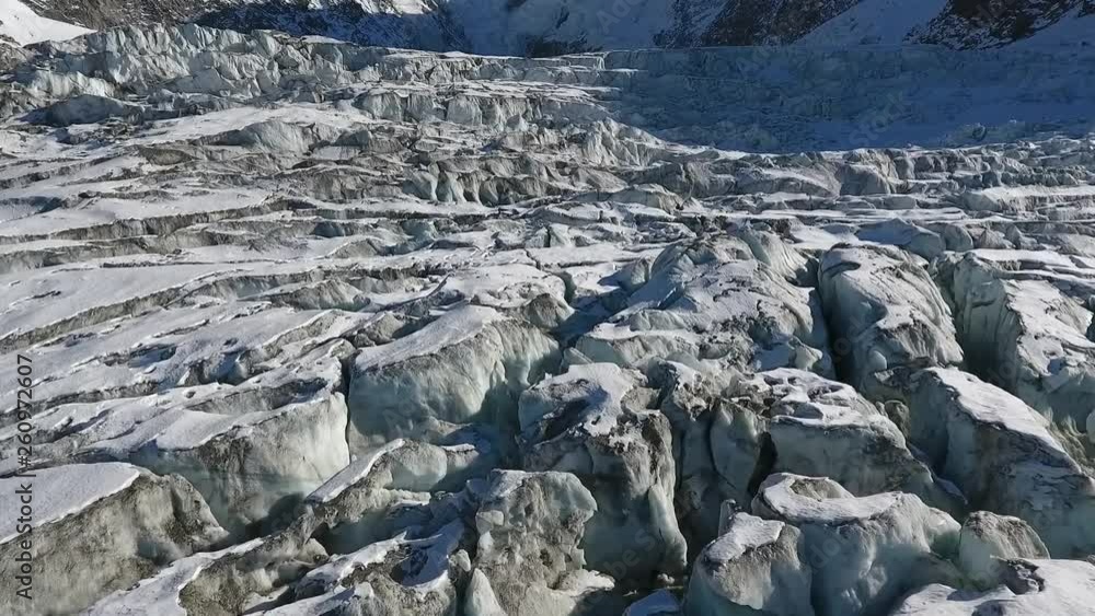 Le glacier de Bionnassay, vue par drone Le glacier de Bionnassay, vue par drone
