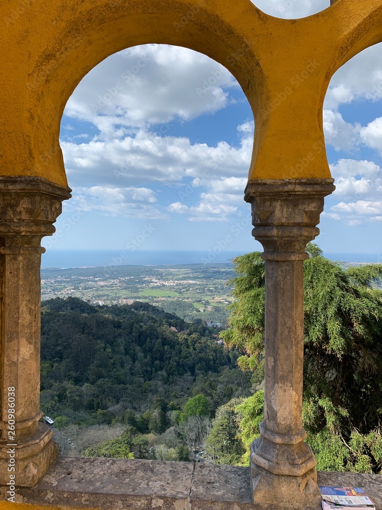 Φωτογραφία Views of the Pena Palace and Sintra on a sunny day in Portugal near Lisbon