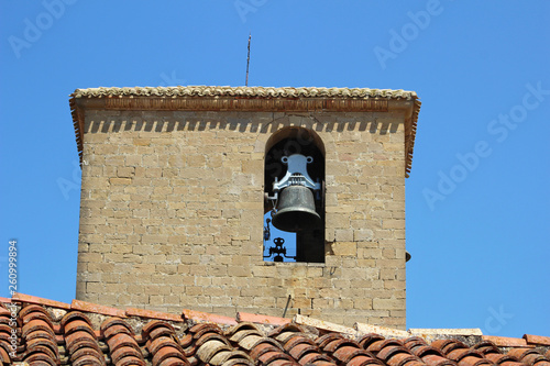 Iglesia de San Martín de Garínoain, Navarra, España photo